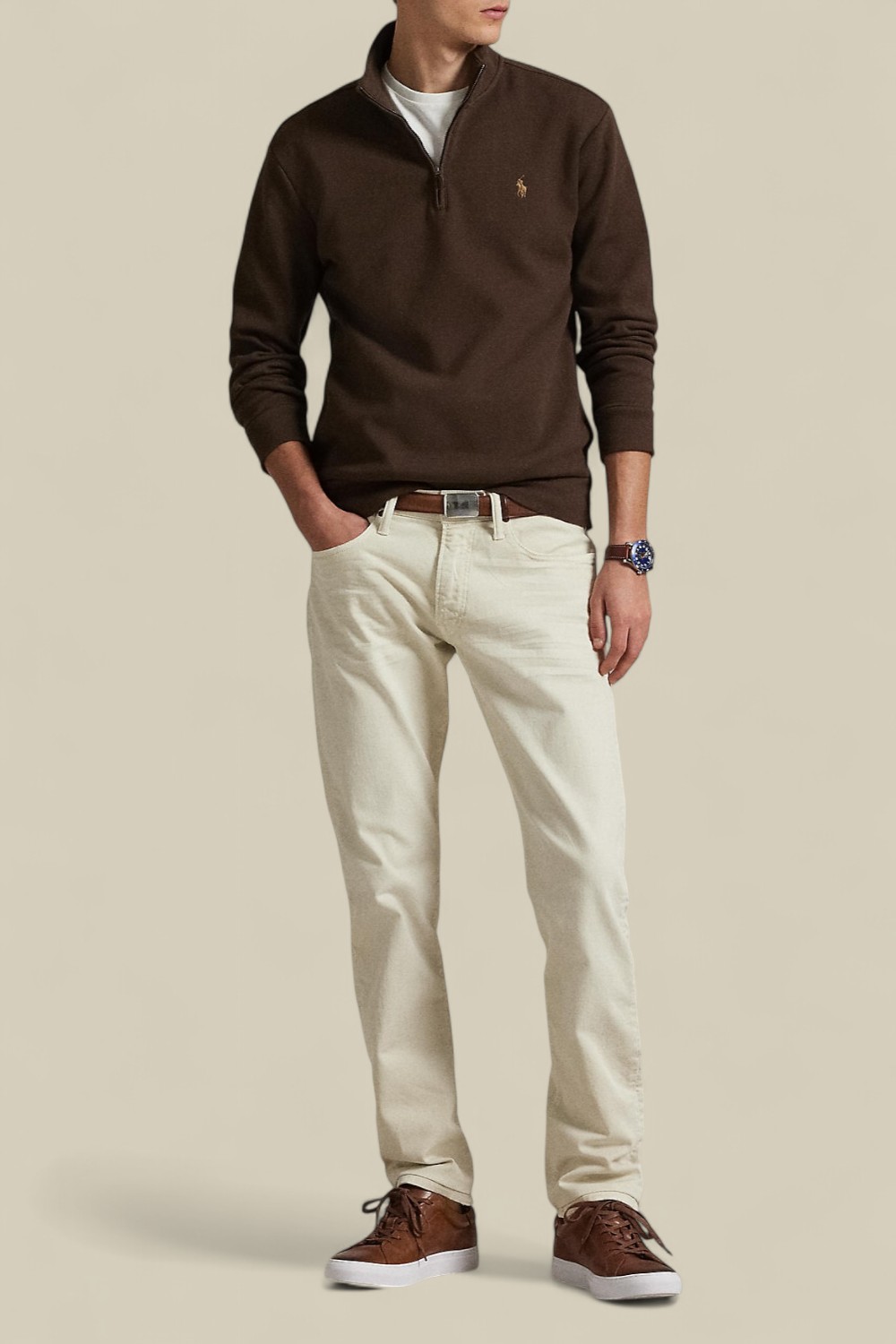 תמונת כל הלוק של סווטשירט